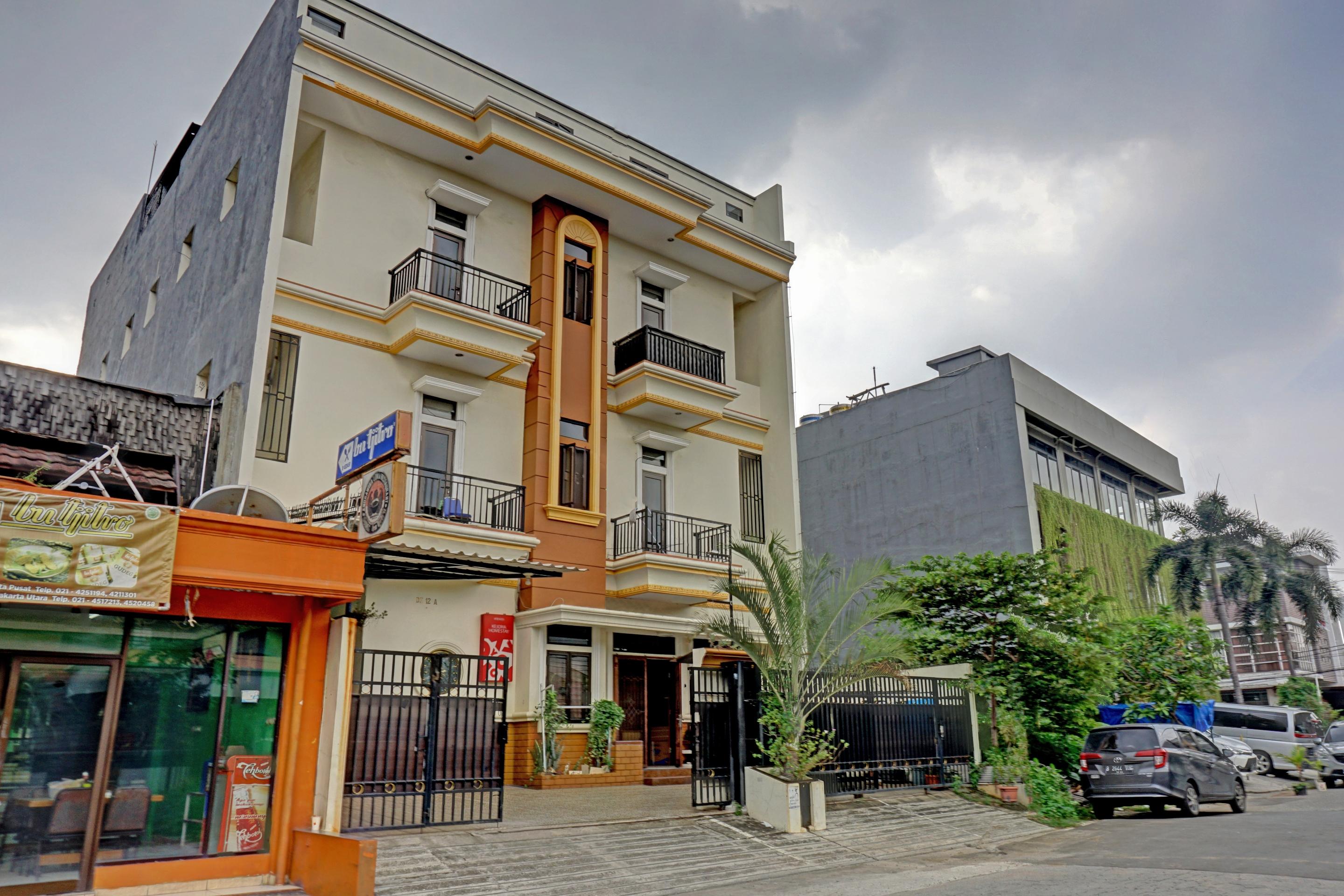 Oyo 90489 Kejora Homestay Jakarta Exteriör bild