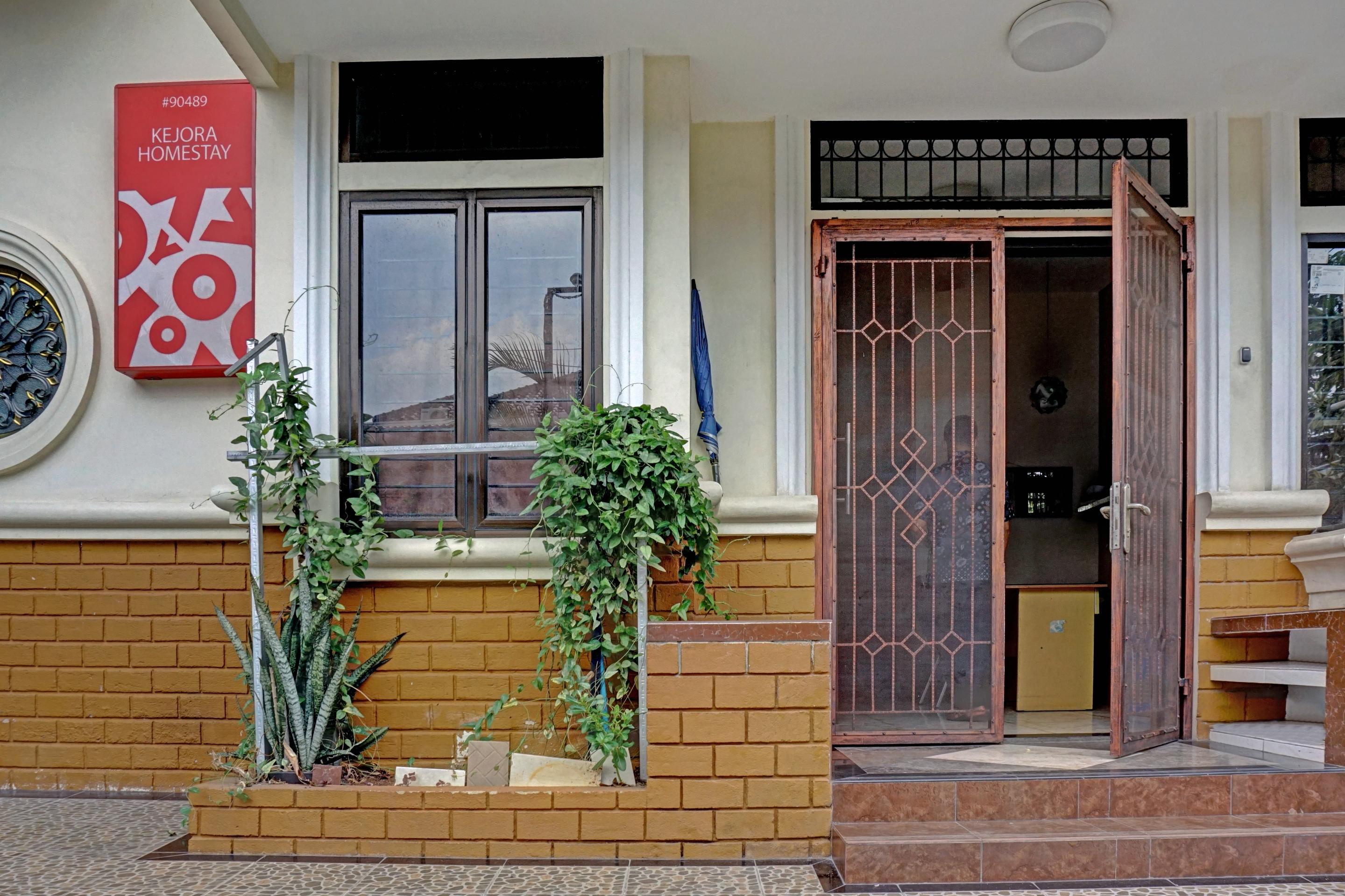 Oyo 90489 Kejora Homestay Jakarta Exteriör bild