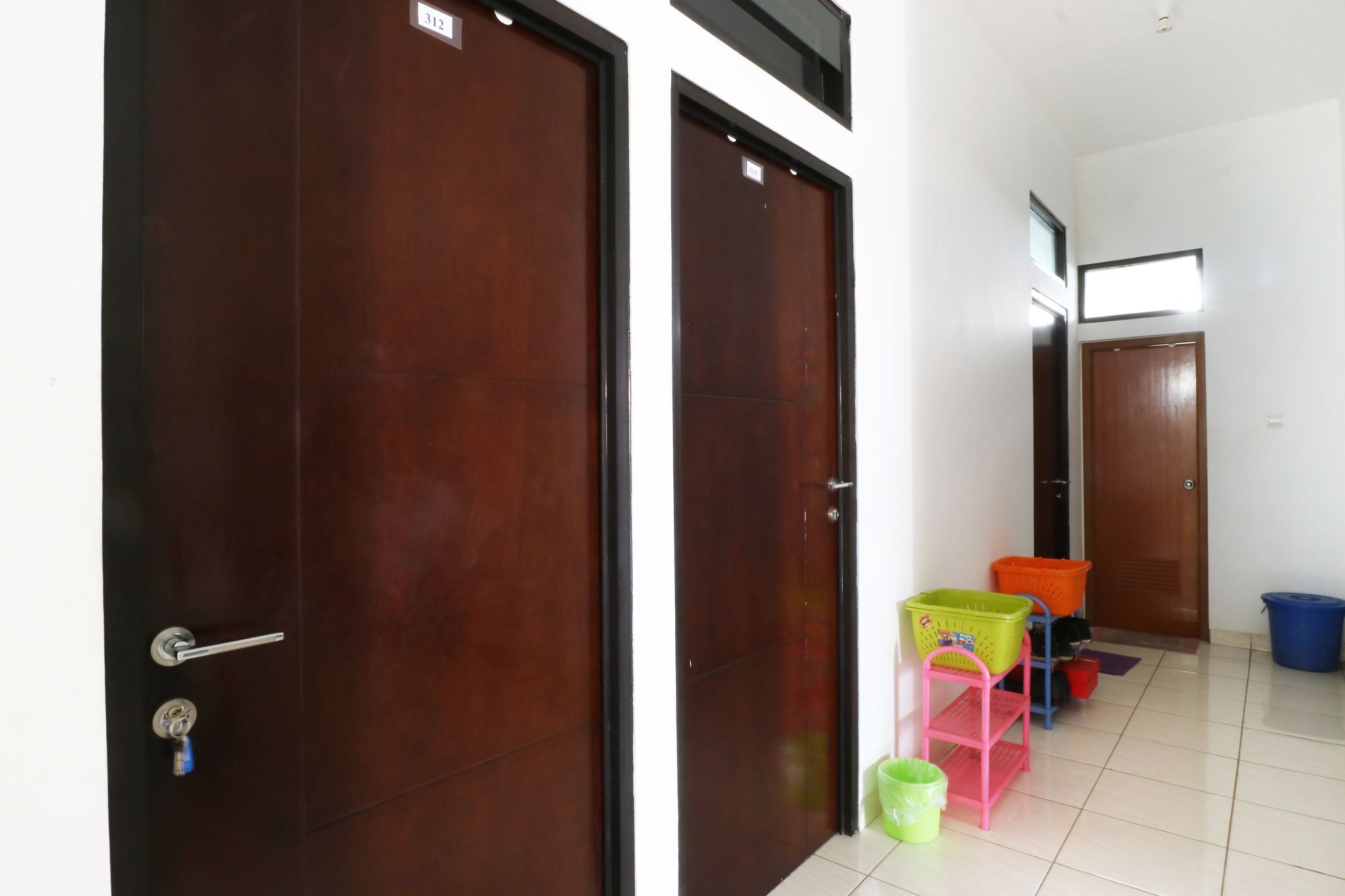 Oyo 90489 Kejora Homestay Jakarta Exteriör bild